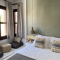 Min Ayvalık (Adults Only +12)