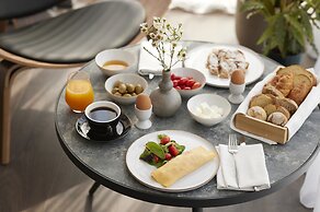 Teight Hotel