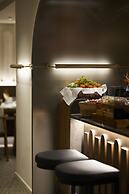 Teight Hotel