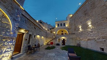 Solem Cave Suites
