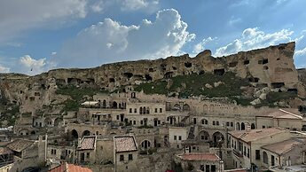 Solem Cave Suites