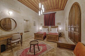 Solem Cave Suites