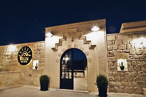 Solem Cave Suites