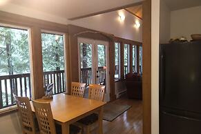 The Cabin at Moon Dance