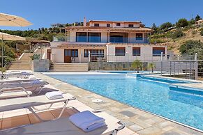 Cozy Pool Front Apartment With sea View Elia RU