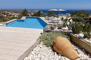 Cozy Pool Front Apartment With sea View Elia RU