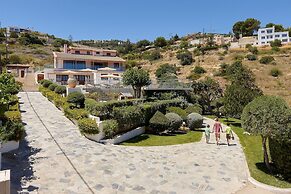 Cozy Pool Front Apartment With sea View Elia RU