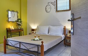 Cozy Pool Front Apartment With sea View Elia RU
