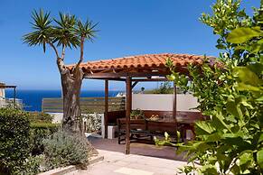 Spacious Villa With Private Jacuzzi Shared Pool and Amazing View RU