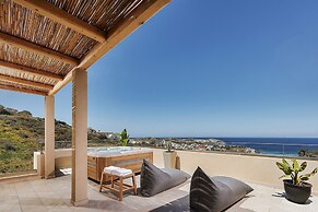 Spacious Villa With Private Jacuzzi Shared Pool and Amazing View RU
