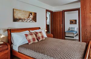 Spacious Villa With Private Jacuzzi Shared Pool and Amazing View RU