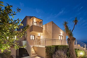 Spacious Villa With Private Jacuzzi Shared Pool and Amazing View RU