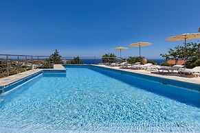 Spacious Villa With Private Jacuzzi Shared Pool and Amazing View RU