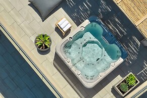 Spacious Villa With Private Jacuzzi Shared Pool and Amazing View RU