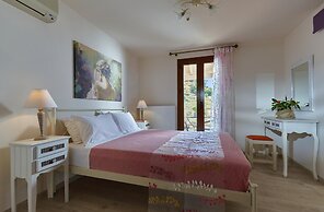 Spacious Villa With Private Jacuzzi Shared Pool and Amazing View RU