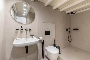Majo Suites Hotel