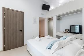 Majo Suites Hotel