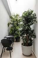 Majo Suites Hotel