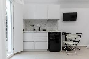 Majo Suites Hotel
