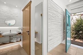 Majo Suites Hotel