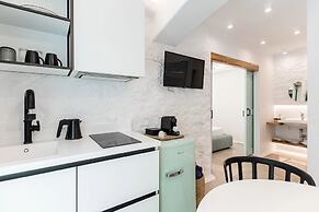 Majo Suites Hotel
