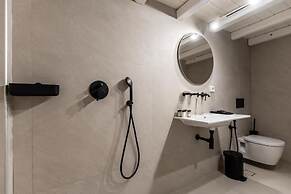 Majo Suites Hotel