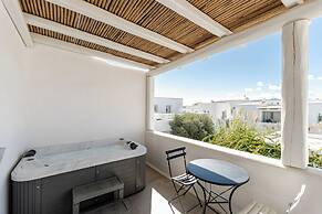 Majo Suites Hotel
