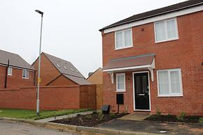 1-bed House - Sleeps 2 - Parking, Wifi