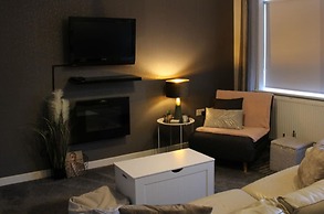 1-bed House - Sleeps 2 - Parking, Wifi