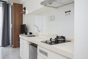 Nice And Comfort Studio Room At Sky House Bsd Apartment