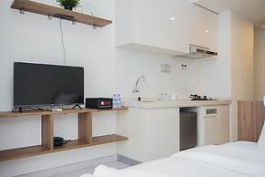Nice And Comfort Studio Room At Sky House Bsd Apartment