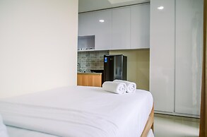 Cozy And Nice Studio At Apartment B Residence