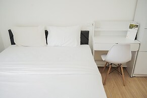 Elegant And Strategic 2Br Sky House Bsd Apartment