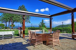 Inviting 15 Guests Villa