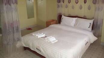 Esstana Hotel