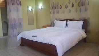 Esstana Hotel