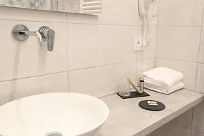 Cadorna Luxury Hotel