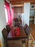 Remarkable 3-bed House in Zabljak