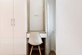 Dominus, Modernly Decorated Suite in City Center