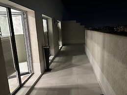 Stunning 3-Room Penthouse W10+W11
