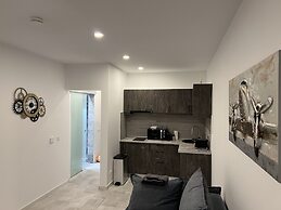 Stunning 3-Room Penthouse W10+W11
