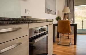 10 Loch View With Loch Views