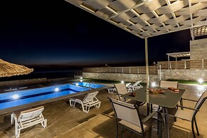 Private Modern Villa w Pool and Stunning sea Views