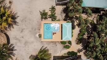 Lucky Duck Villa - Private Beach Escape