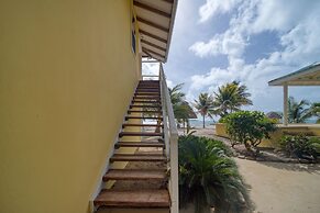 Lucky Duck Villa - Private Beach Escape