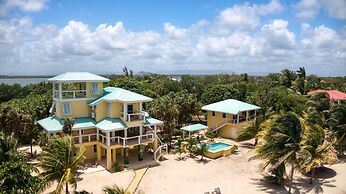 Lucky Duck Villa - Private Beach Escape