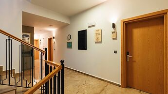 Belci City House