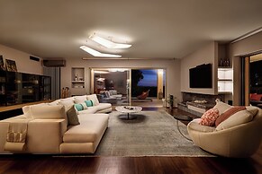 Luxurious Villa Philoxenia