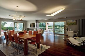 Luxurious Villa Philoxenia