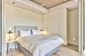 Great Studio With Balcony and City Views
